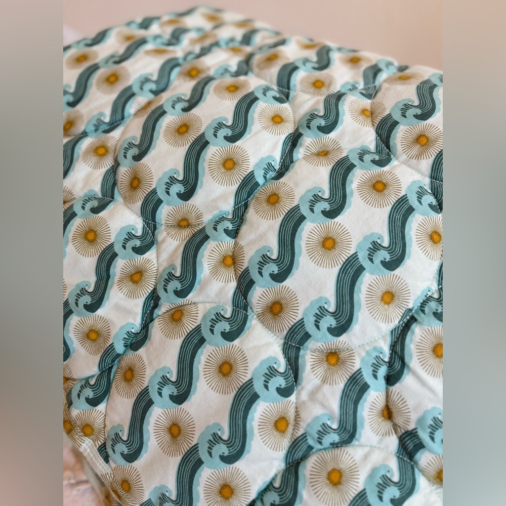 Kate Quinn Ocean Suns Cotton Quilt - Picture 2 of 2